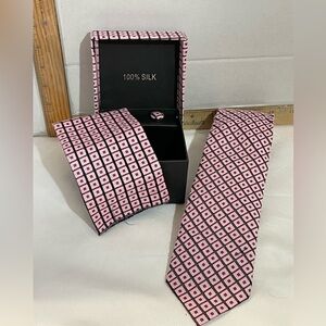 Men’s Silk‎ Tie 3-Pc Boxed Gift Set Black Pink Design Cuff Links Pocket square